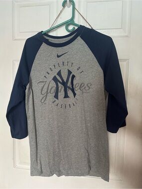 Yankees Nike Gray & Navy Raglan Tee